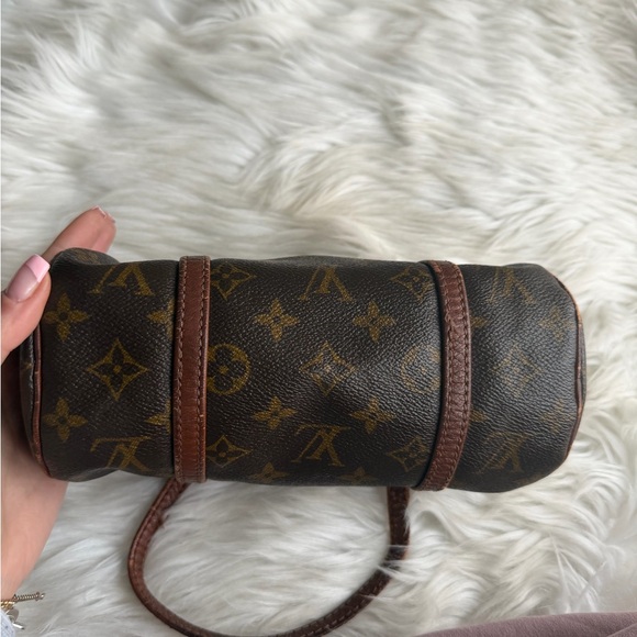 Louis Vuitton Vintage Papillon Handbag - Picture 5 of 14